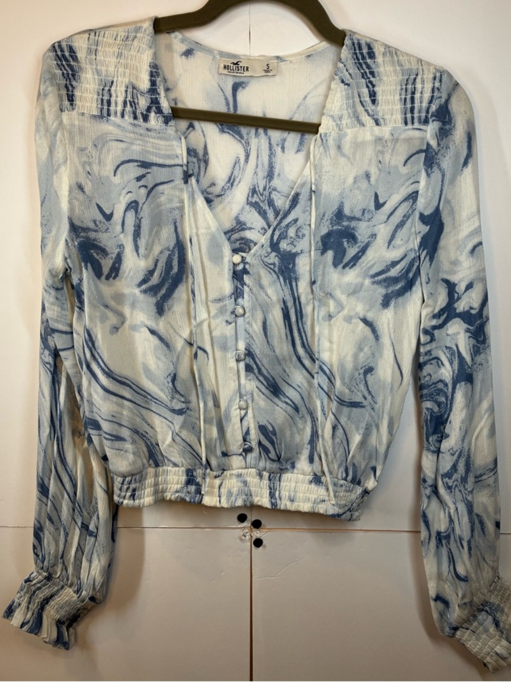 Hollister Crop Top Women’s Small Blue White Marbles Smocked Long Sleeve Boho
